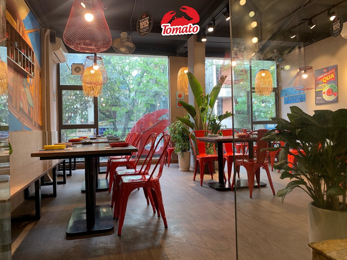 Nha Hang Hai San Tomato